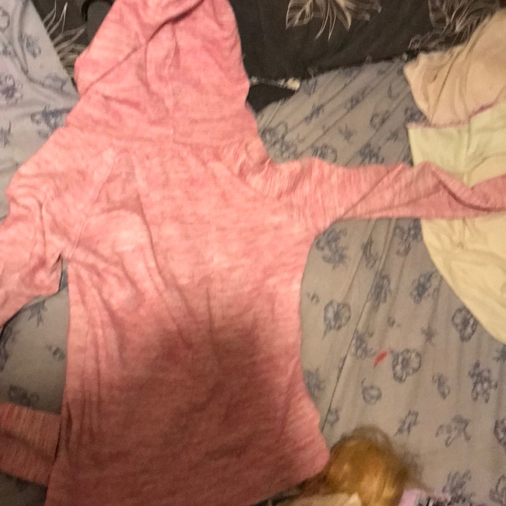 Pink sweatshirt under armor - Picture 2 of 3